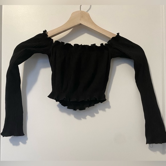 Black Long Sleeve Offshoulder Stretch Crop Top - Picture 1 of 1